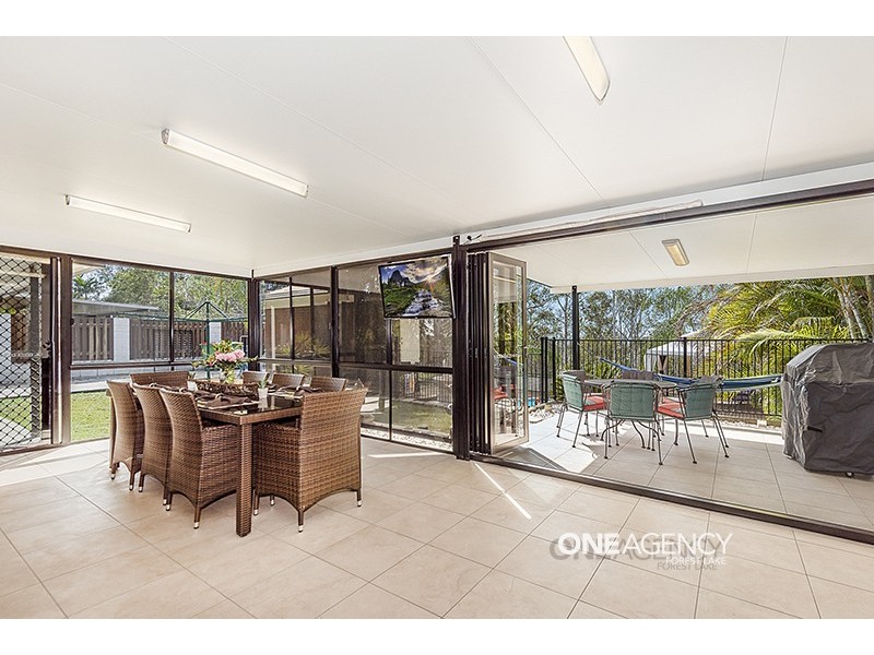 32 Fiona Street, Bellbird Park QLD 4300