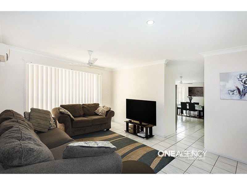 23 Tenterfield Place, Forest Lake QLD 4078