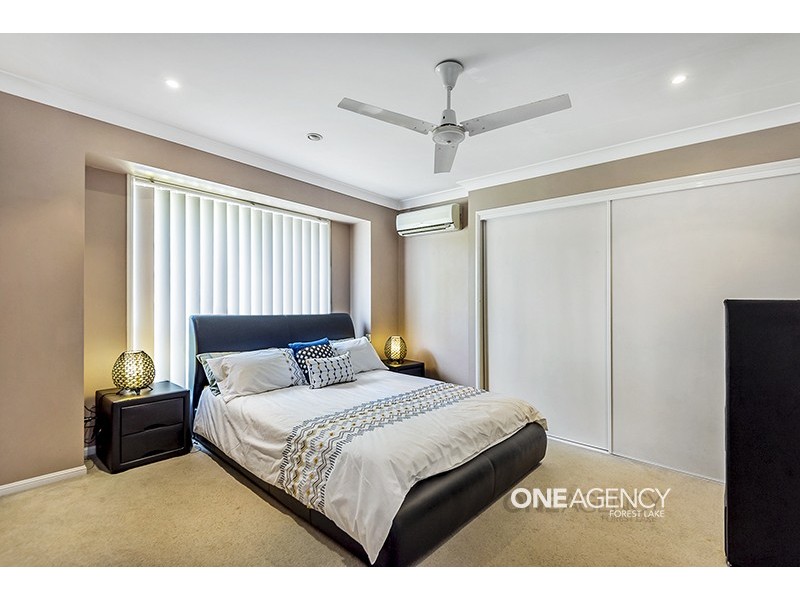 23 Tenterfield Place, Forest Lake QLD 4078