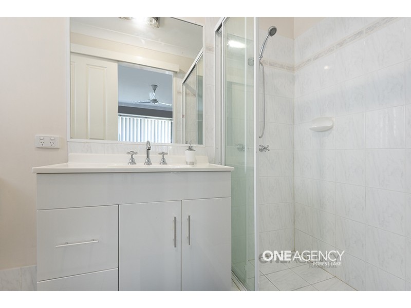 23 Tenterfield Place, Forest Lake QLD 4078