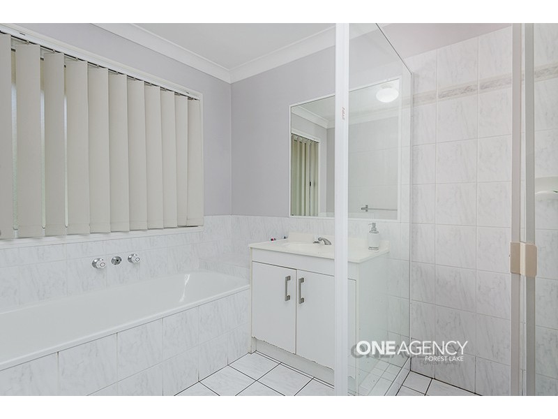 23 Tenterfield Place, Forest Lake QLD 4078