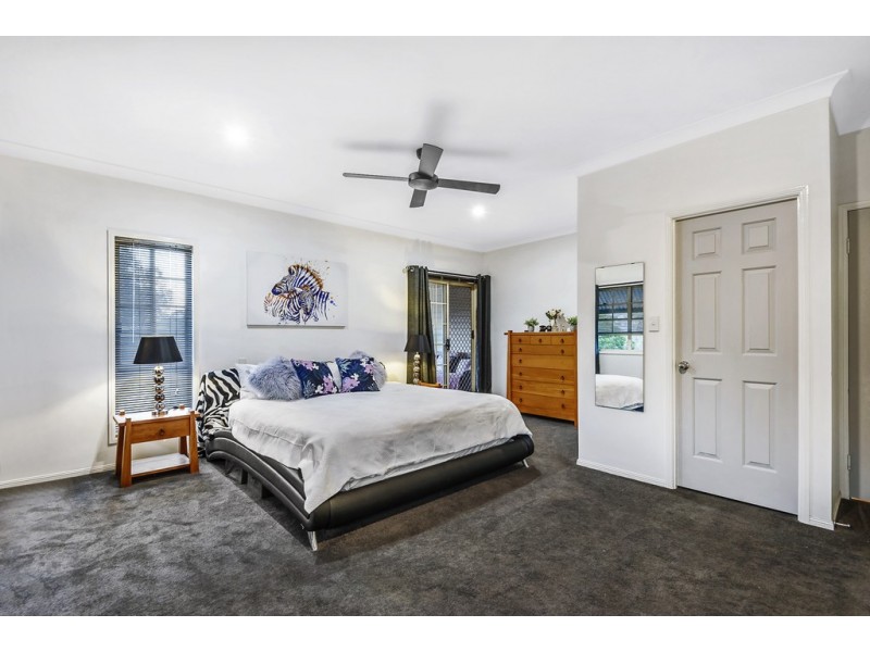 37 Paterson Pl, Forest Lake QLD 4078