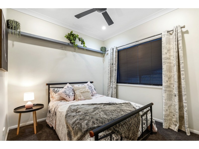 37 Paterson Pl, Forest Lake QLD 4078