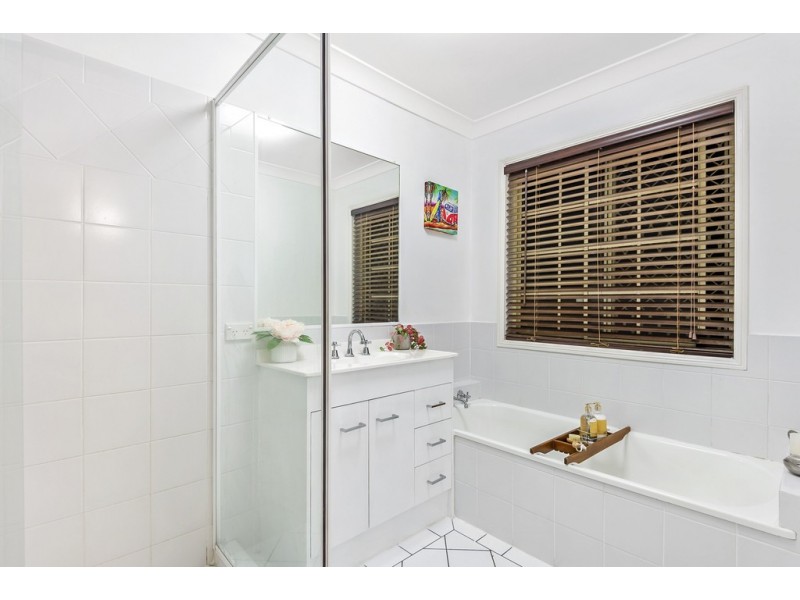 37 Paterson Pl, Forest Lake QLD 4078