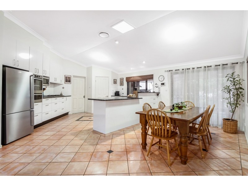 34 Cardwell St, Forest Lake QLD 4078