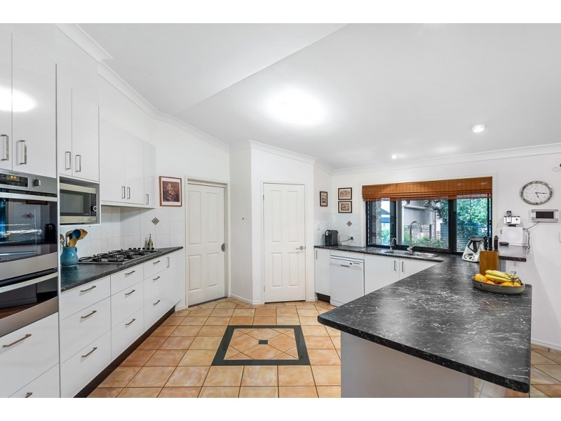 34 Cardwell St, Forest Lake QLD 4078