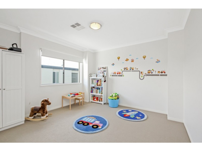 10 Cayman Pl, Forest Lake QLD 4078