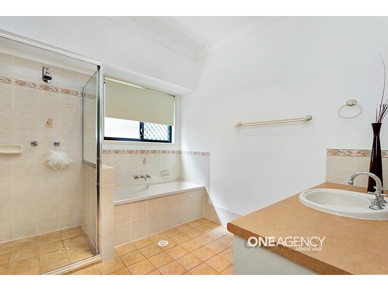 21 Santa Cruz Place, Forest Lake QLD 4078