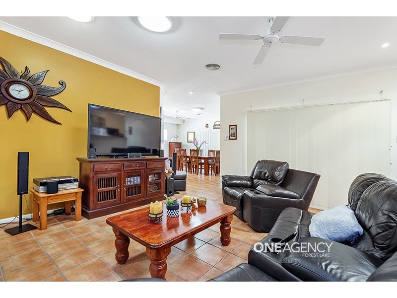 21 Santa Cruz Place, Forest Lake QLD 4078