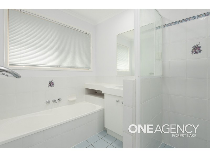 15 Kookaburra Pl, Doolandella QLD 4077