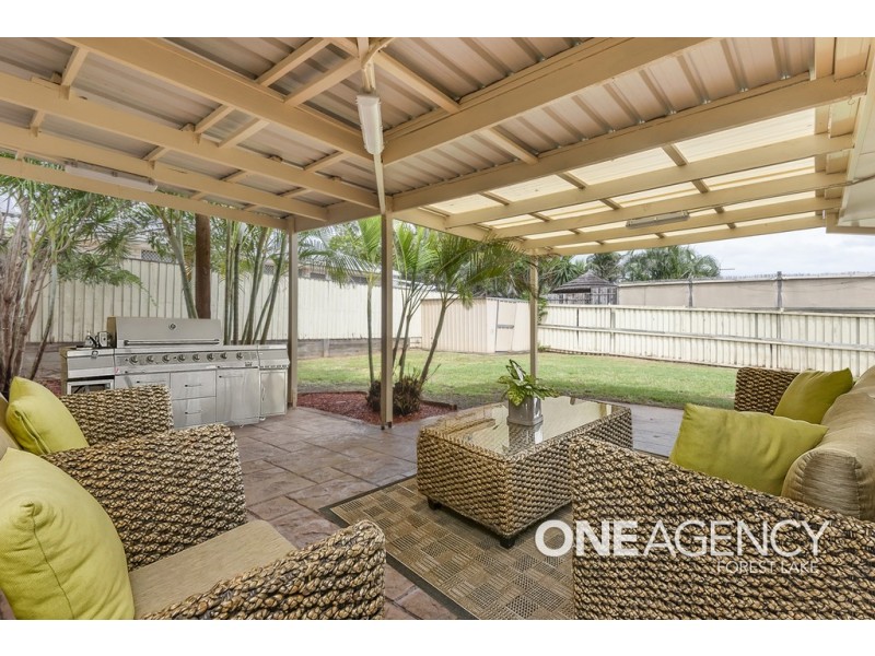 15 Kookaburra Pl, Doolandella QLD 4077