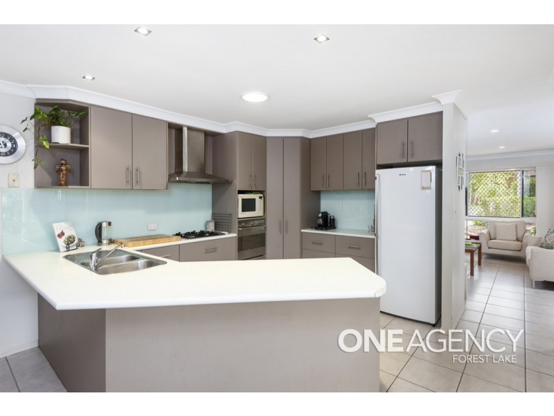 10 Gracemere Place, Forest Lake QLD 4078