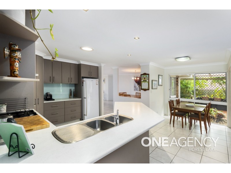 10 Gracemere Place, Forest Lake QLD 4078