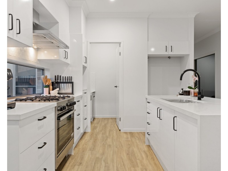 5 Zechariah Way, Augustine Heights QLD 4300