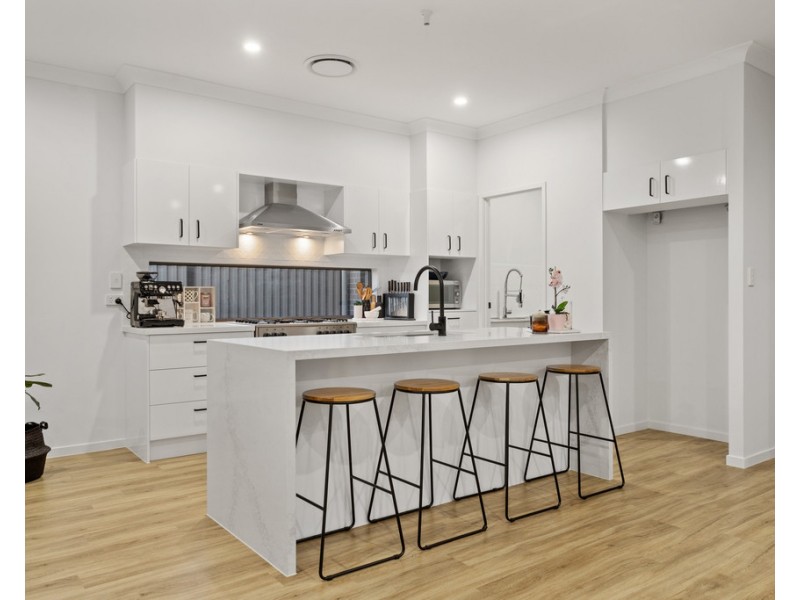 5 Zechariah Way, Augustine Heights QLD 4300