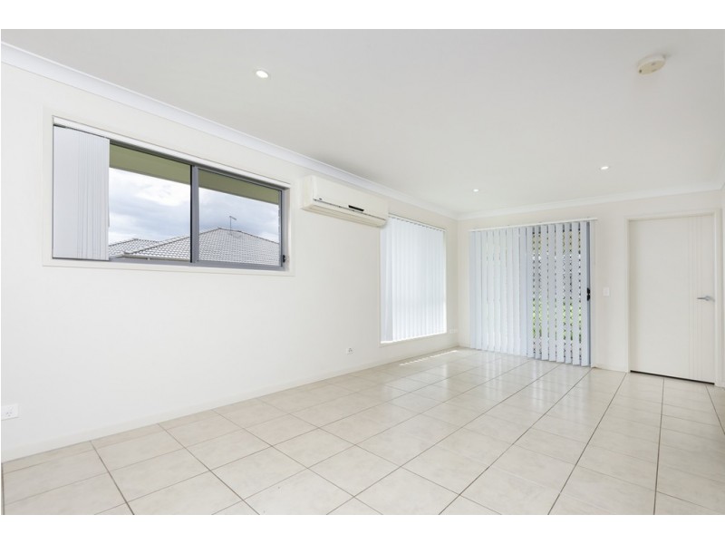 40 Whipbird Street, Bellbird Park QLD 4300