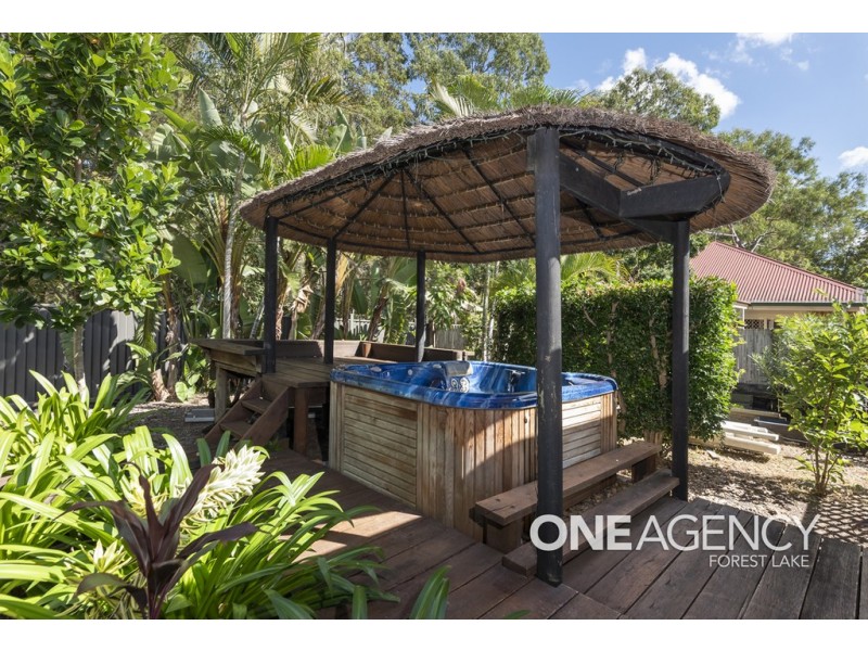 17 Crediton Place, Forest Lake QLD 4078