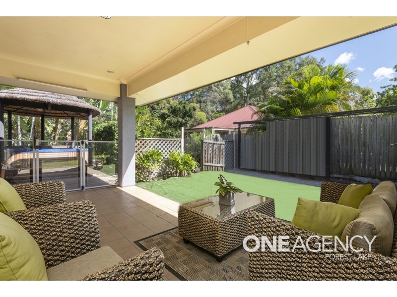 17 Crediton Place, Forest Lake QLD 4078