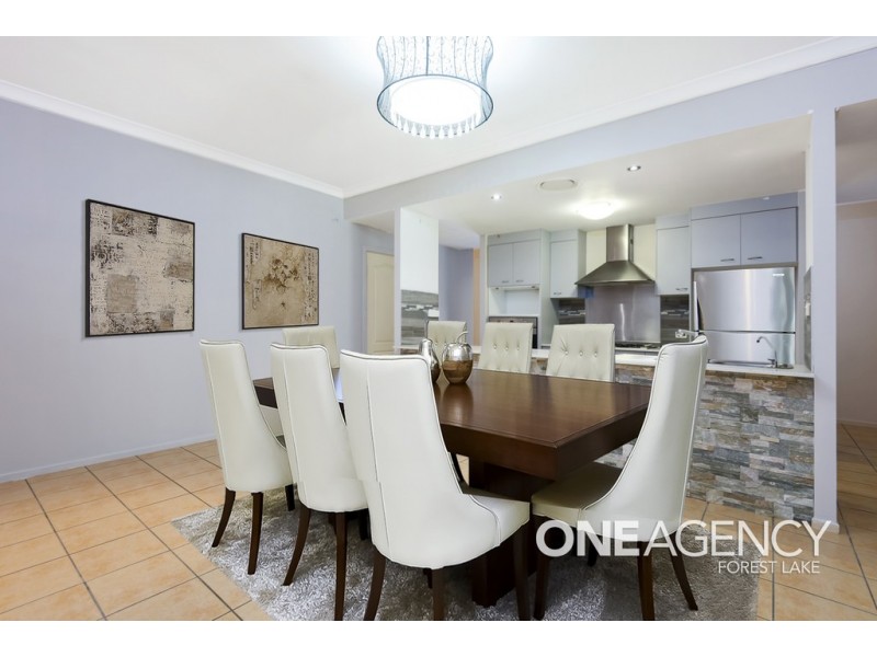 17 Crediton Place, Forest Lake QLD 4078