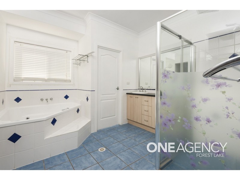 17 Crediton Place, Forest Lake QLD 4078