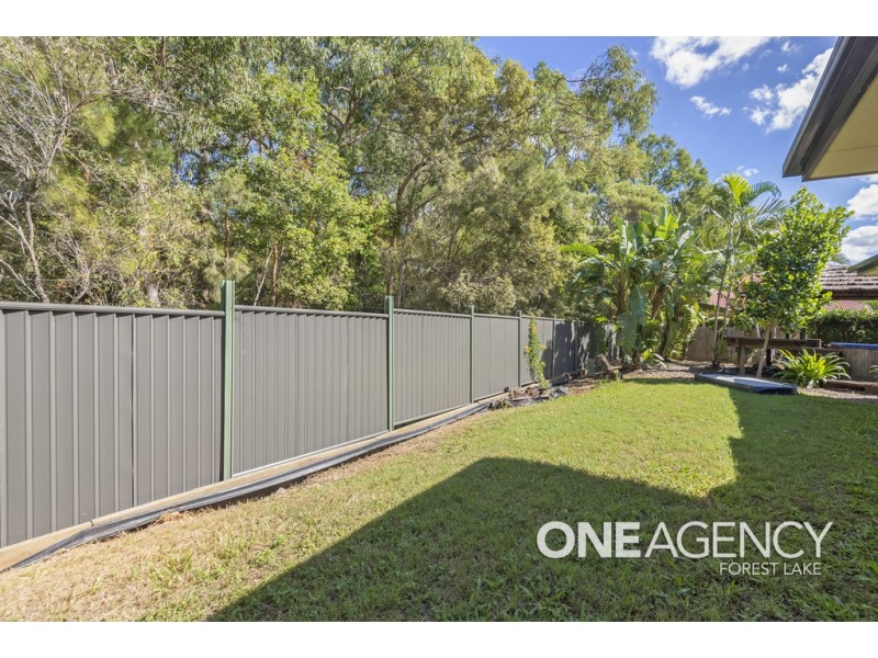17 Crediton Place, Forest Lake QLD 4078