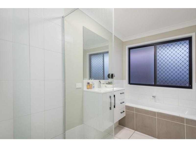 4 Elphinstone Street, Doolandella QLD 4077