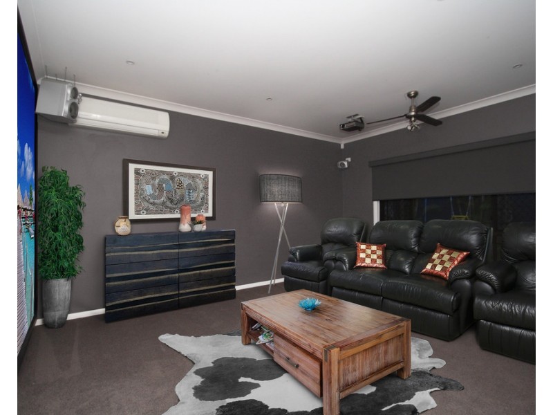 18 Ibis Circuit, Forest Lake QLD 4078