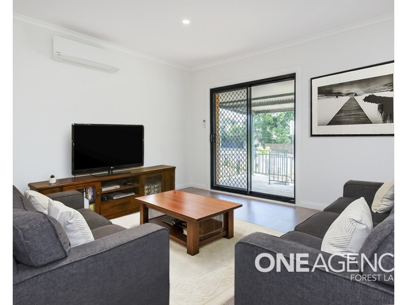 1076 Oxley Road, Oxley QLD 4075