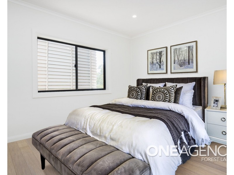 1076 Oxley Road, Oxley QLD 4075