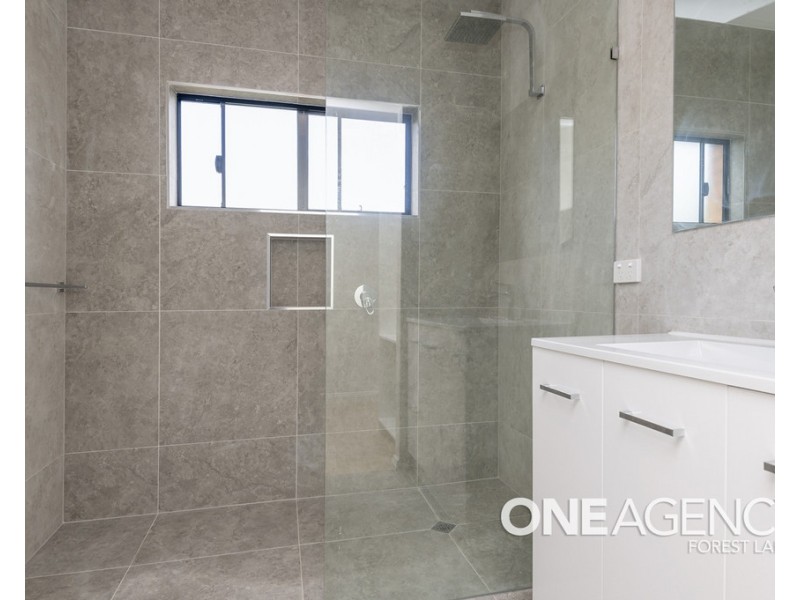 1076 Oxley Road, Oxley QLD 4075