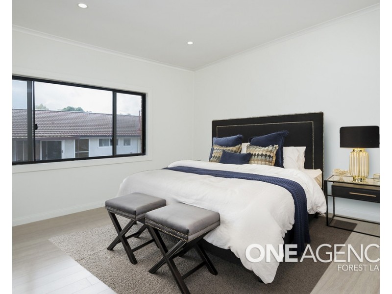 1076 Oxley Road, Oxley QLD 4075