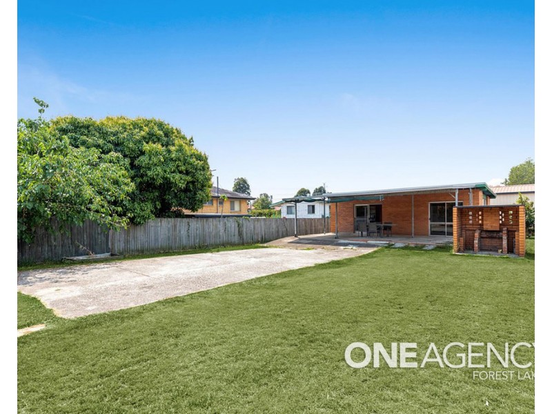 1076 Oxley Road, Oxley QLD 4075