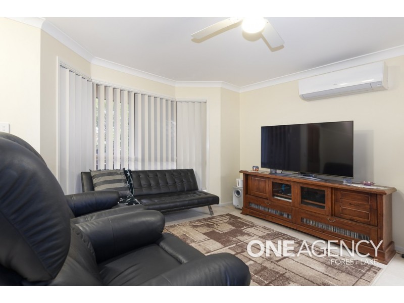 13 Honeysuckle Pl, Forest Lake QLD 4078