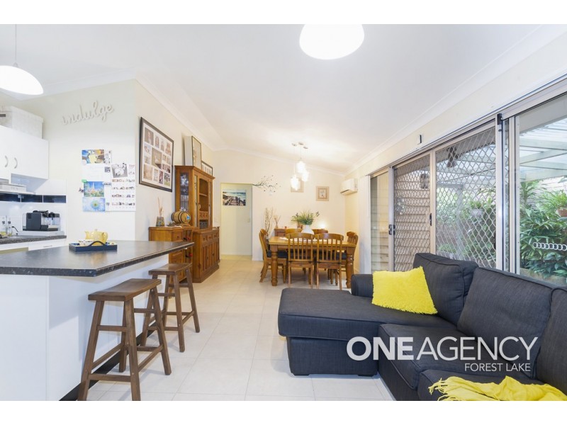 13 Honeysuckle Pl, Forest Lake QLD 4078