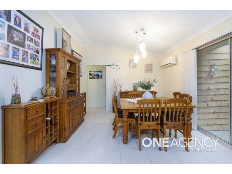 13 Honeysuckle Pl, Forest Lake QLD 4078