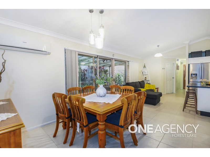 13 Honeysuckle Pl, Forest Lake QLD 4078