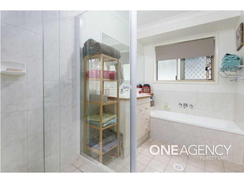 13 Honeysuckle Pl, Forest Lake QLD 4078