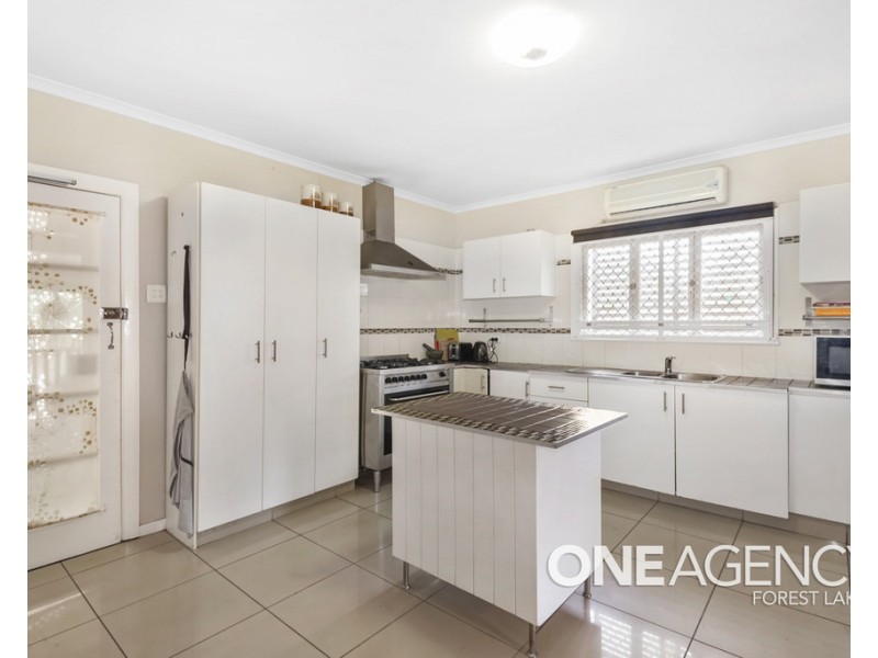 121 Messines Ridge Road, Holland Park West QLD 4121