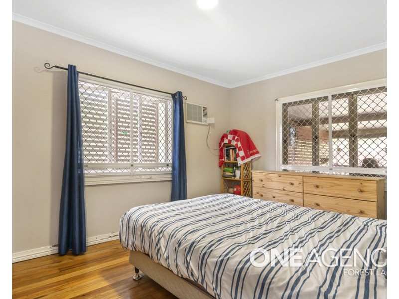 121 Messines Ridge Road, Holland Park West QLD 4121