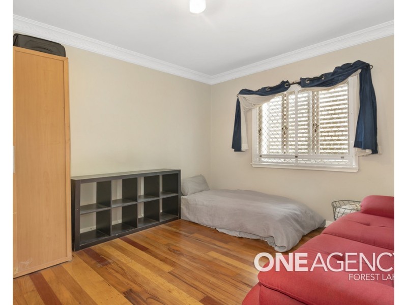 121 Messines Ridge Road, Holland Park West QLD 4121