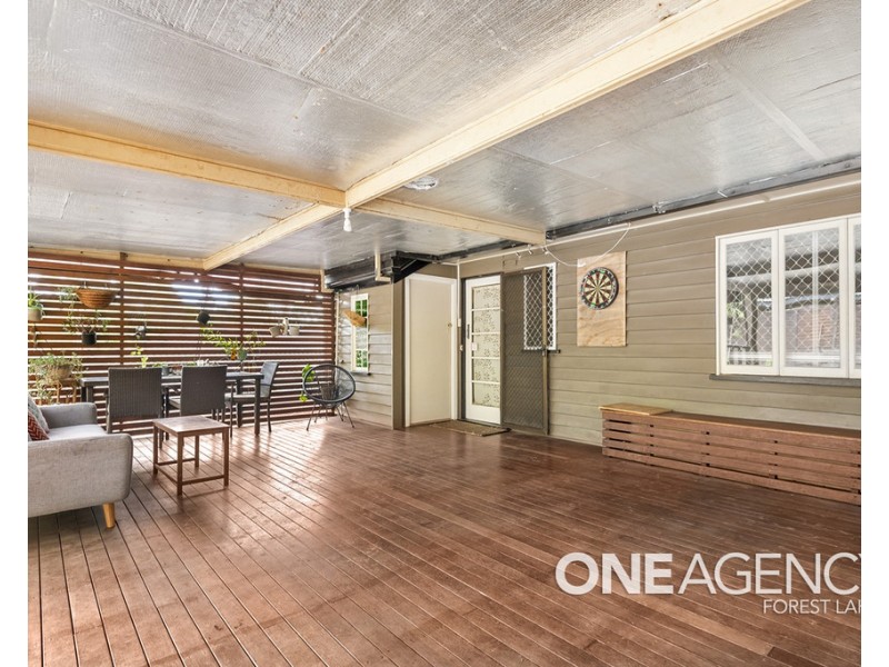 121 Messines Ridge Road, Holland Park West QLD 4121
