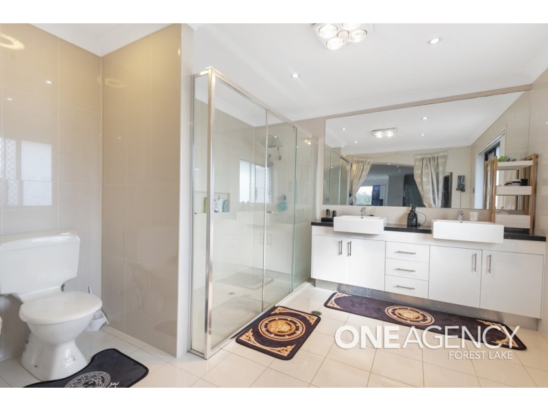 8 Armisfield Street, Doolandella QLD 4077