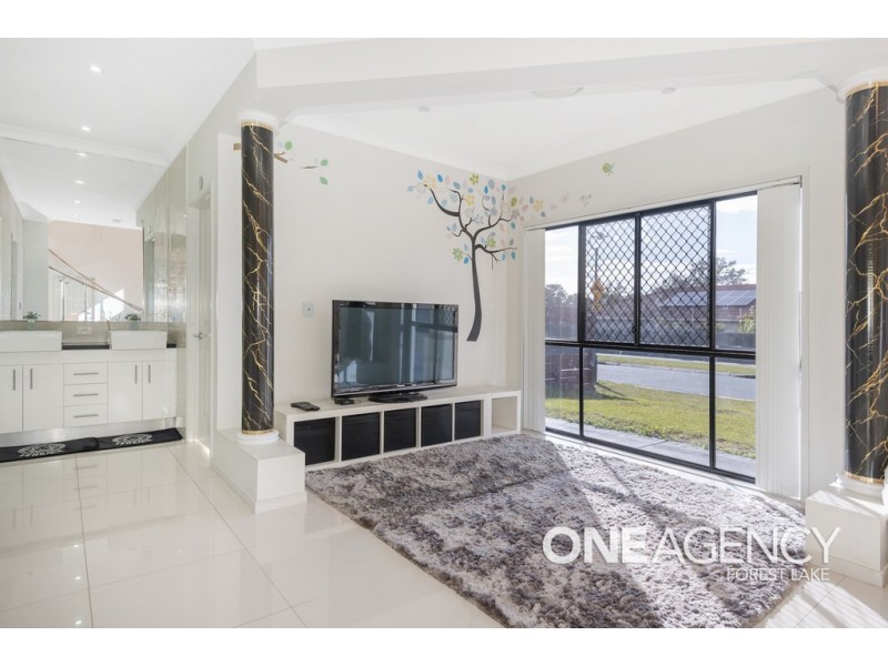 8 Armisfield Street, Doolandella QLD 4077