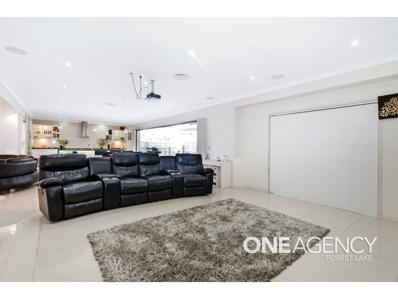 8 Armisfield Street, Doolandella QLD 4077