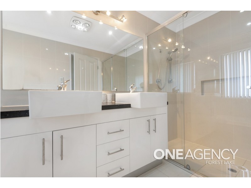 8 Armisfield Street, Doolandella QLD 4077