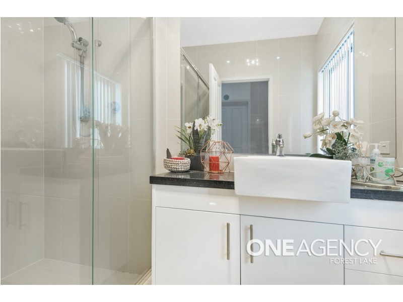 8 Armisfield Street, Doolandella QLD 4077