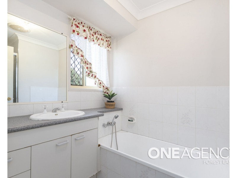 50 Wallaroo Way, Doolandella QLD 4077