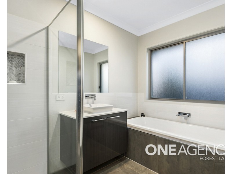 12 Sevenhill Place, Doolandella QLD 4077