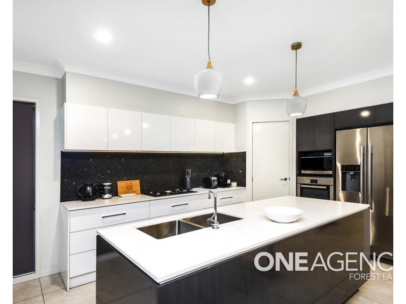 12 Sevenhill Place, Doolandella QLD 4077