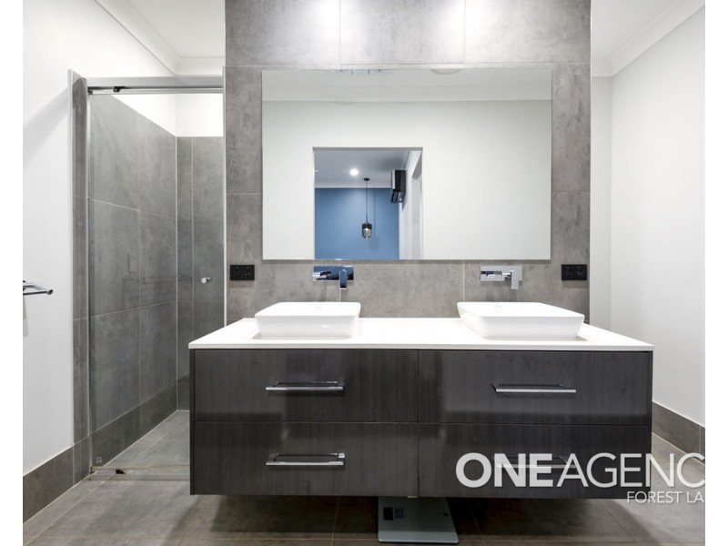 12 Sevenhill Place, Doolandella QLD 4077